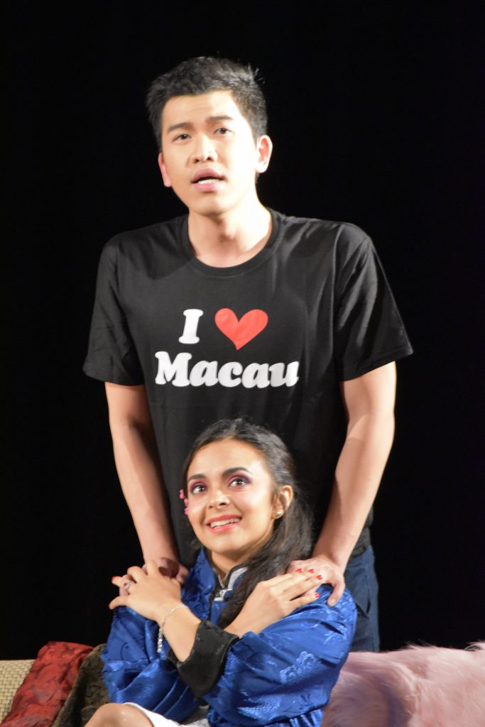 Julieth Lozano as Susanna and Jacob Bettinelli as Gil in "Il Segreto di Susanna"