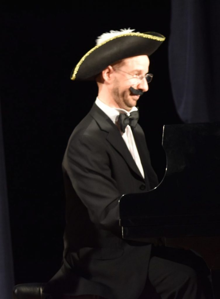 Alessandro Ferretto as Vespone in "La Serva Padrona"